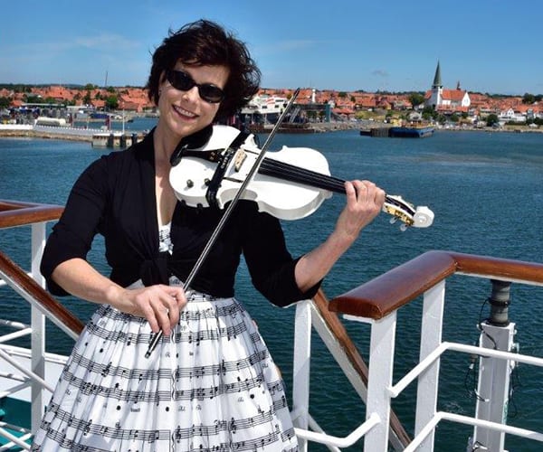 Julia-Graeber-Solo-3