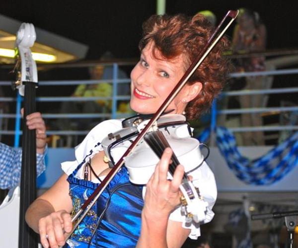 Julia-Graeber-and-friends-9