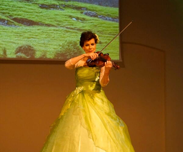 Julia Graeber an der Violine