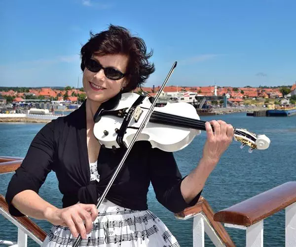 1-Julia-solo